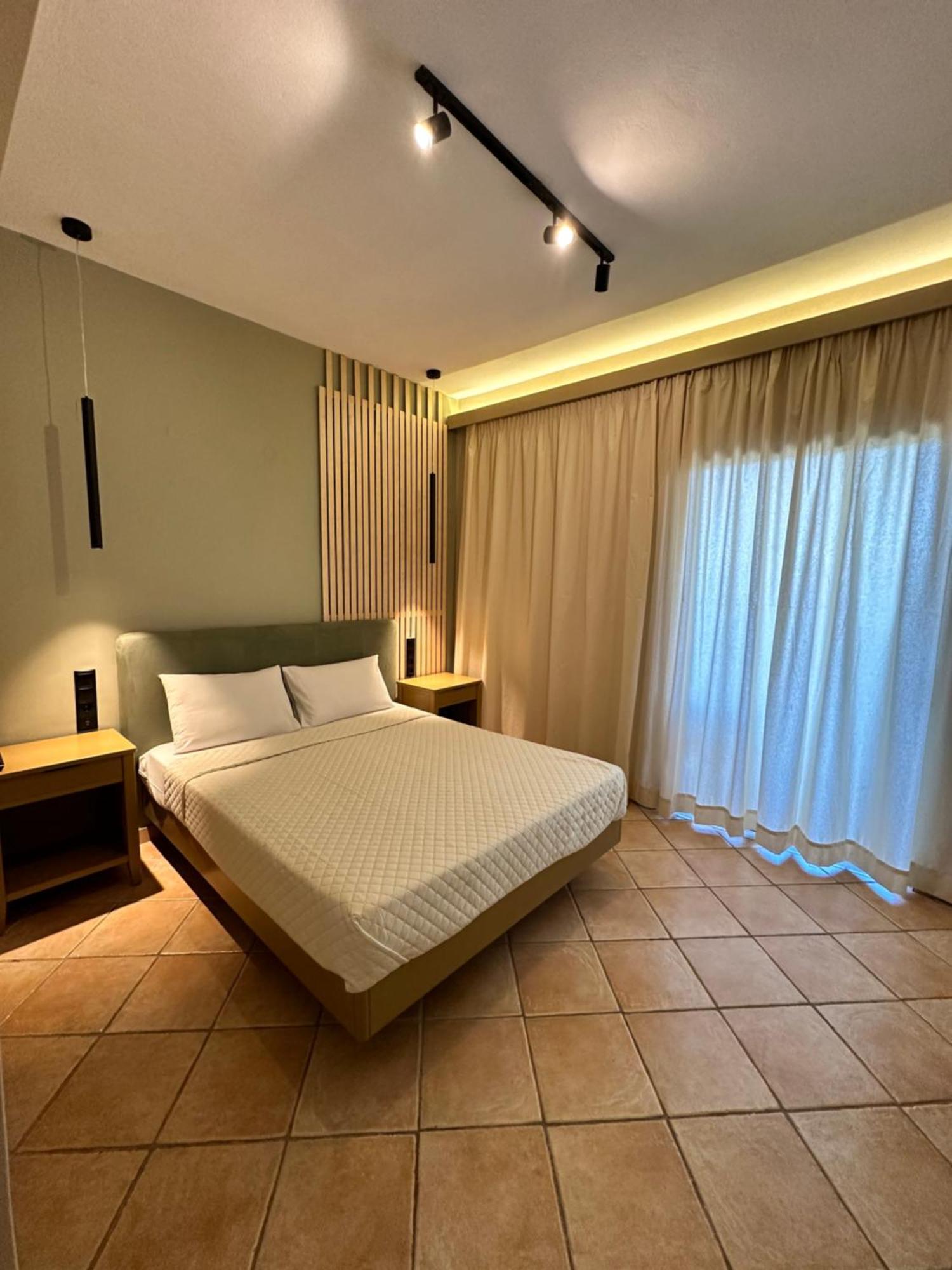 Semiramis Hotel Frínion Екстериор снимка
