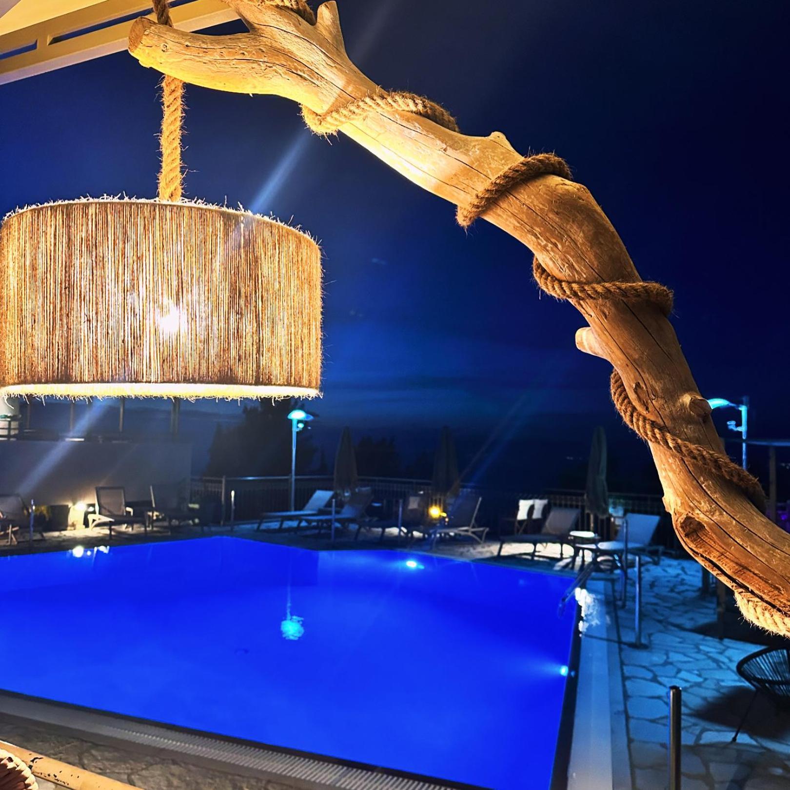 Semiramis Hotel Frínion Екстериор снимка