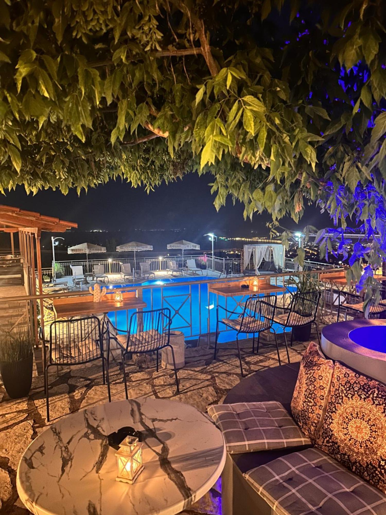 Semiramis Hotel Frínion Екстериор снимка