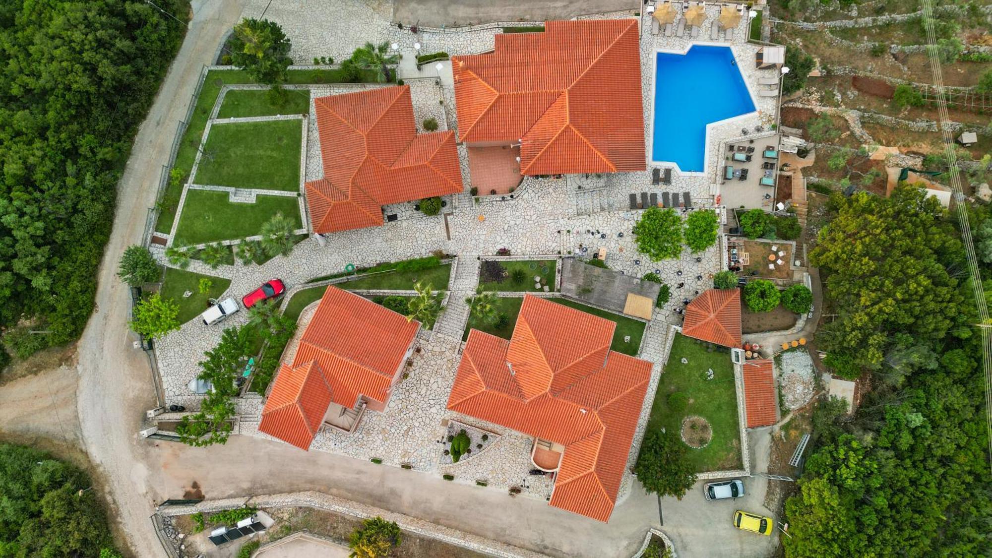Semiramis Hotel Frínion Екстериор снимка