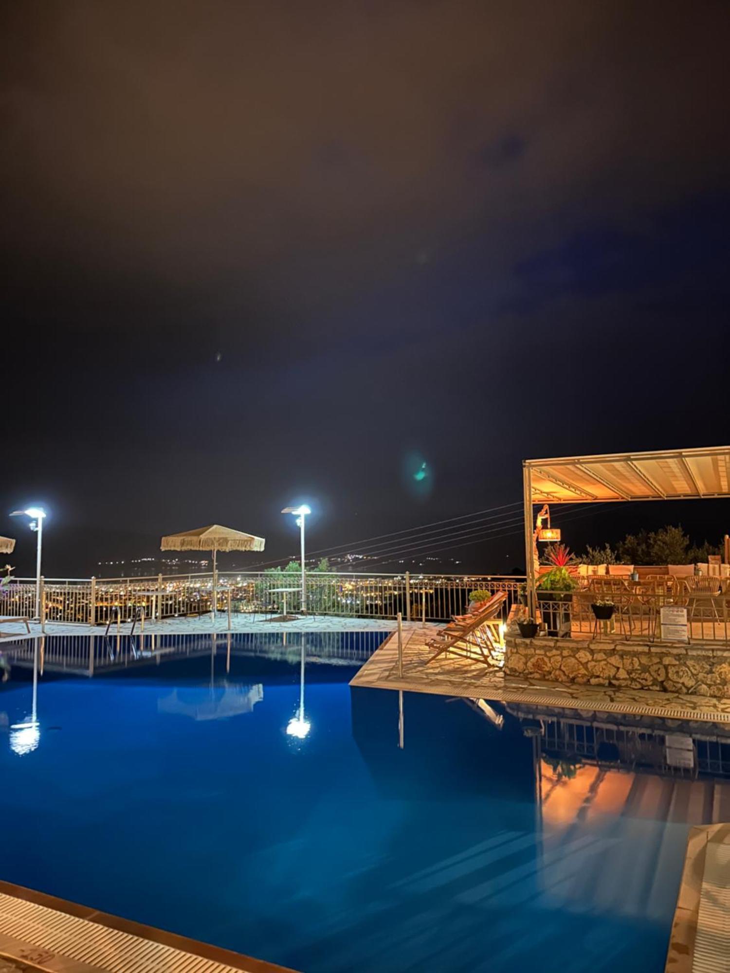 Semiramis Hotel Frínion Екстериор снимка