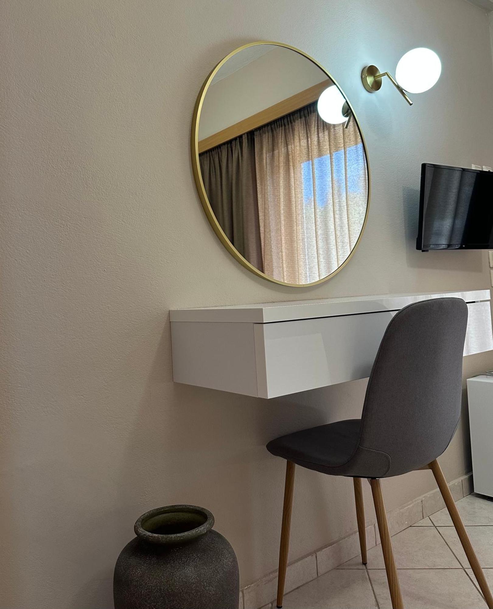 Semiramis Hotel Frínion Екстериор снимка
